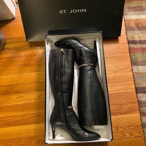 STUNNING ST. JOHN COLLECTION Leather Boots/Size 8B